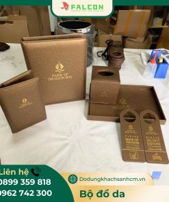 Bộ đồ da khách sạn màu nâu