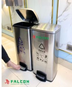 Thùng rác đôi có đạp chân